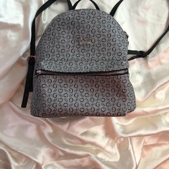 GUESS backpack - Picture 3 of 5